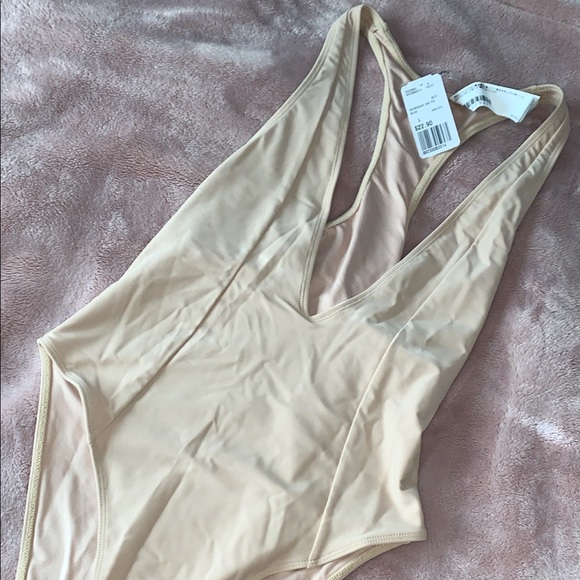 F21 One Piece⭐️ - Picture 1 of 3